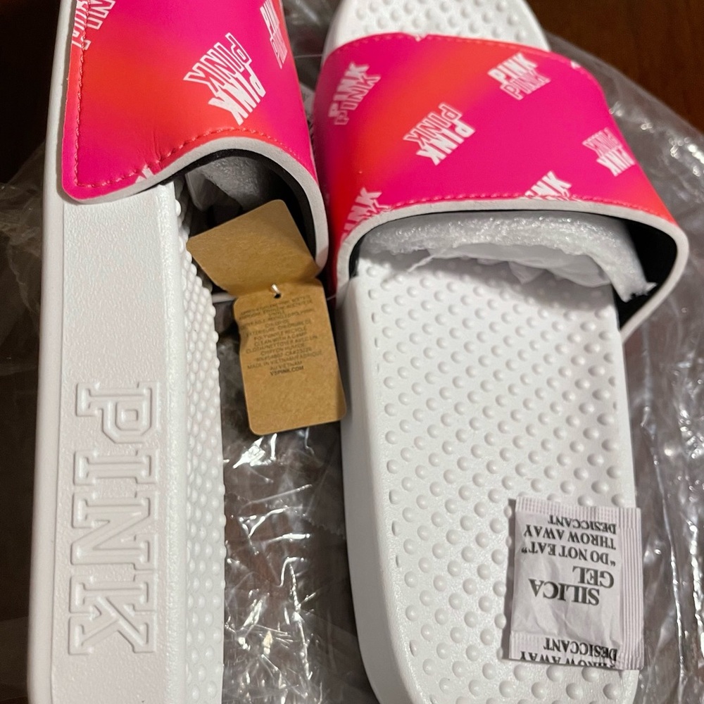 BNWT PINK VICTORIA’S SECRET SLIDE SANDALS - Picture 4 of 5